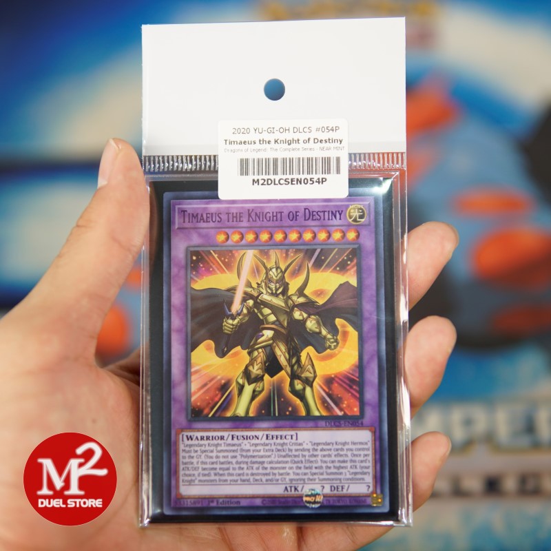 Lá bài Yugioh DLCS-EN054P Timaeus the Knight of Destiny – Ultra Rare PURPLE - Đóng gói theo tiêu chuẩn M2SCCQ-Lite