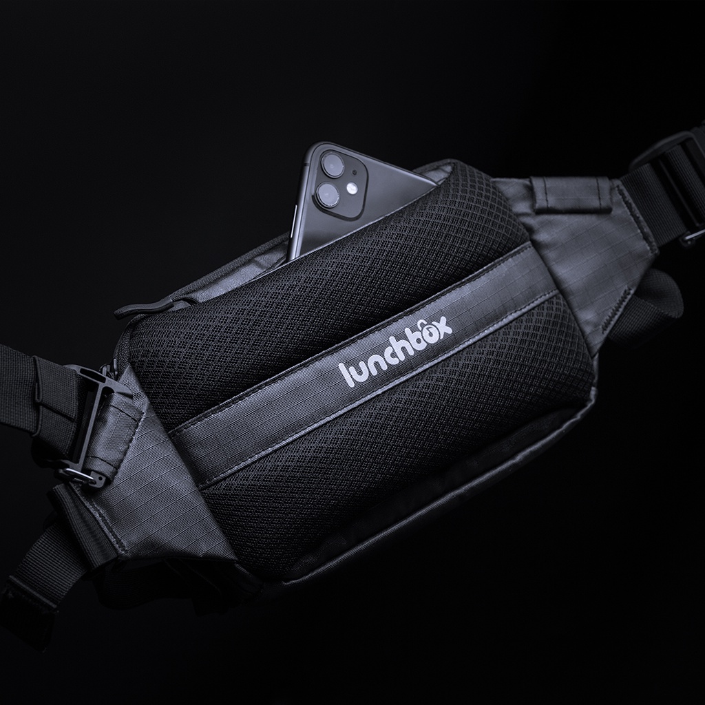 Túi đeo chéo LunchBox Sling Pack