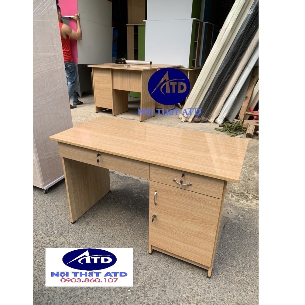 Bàn làm việc cá nhân tại nhà gỗ ép có khóa giá rẻ tại xưởng HCM