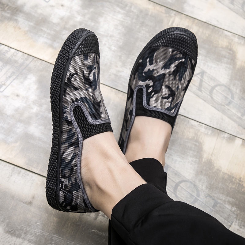 Giày bảo hộ lao động nhẹ thoáng khí chống mài mòn họa tiết rằn ri mới