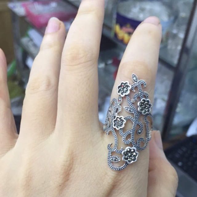 Nhẫn hoa văn đá đỏ đen nhân tạo Thổ Nhĩ Kỳ bạc chuẩn mẫu ảnh bìa