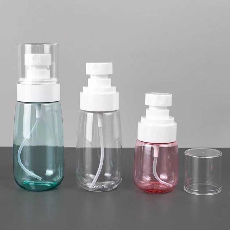 1 chai xịt rỗng đựng mỹ phẩm tiện lợi cho du lịch