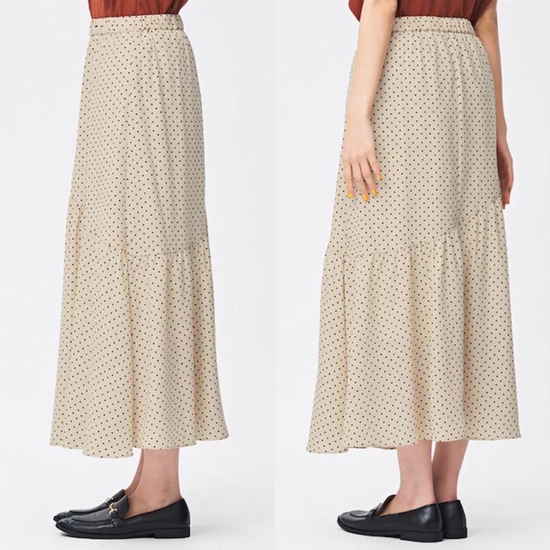 Chân váy đuôi cá nữ chấm bi đầy quyến rũ của GU - Nhật Bản