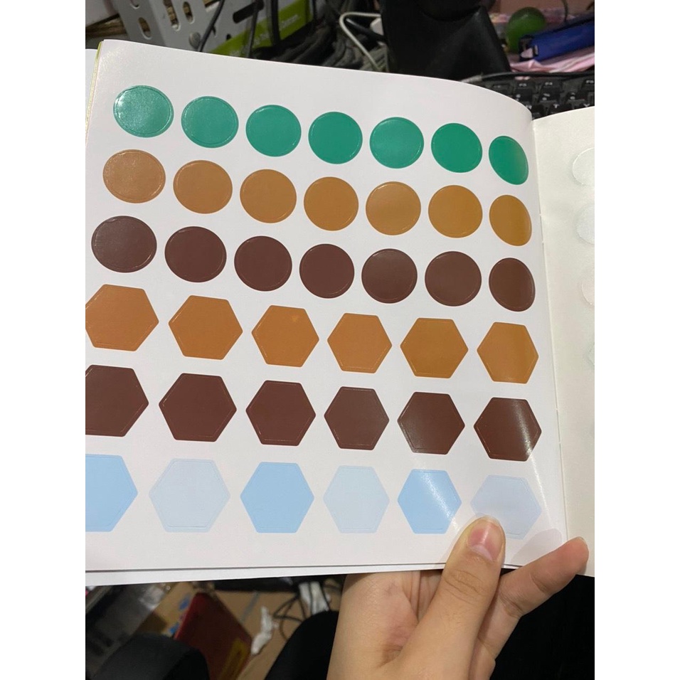 Sách - Hình dán ngộ nghĩnh phát triển khả năng quan sát : Động vật hoang dã ( Đinh Tị )