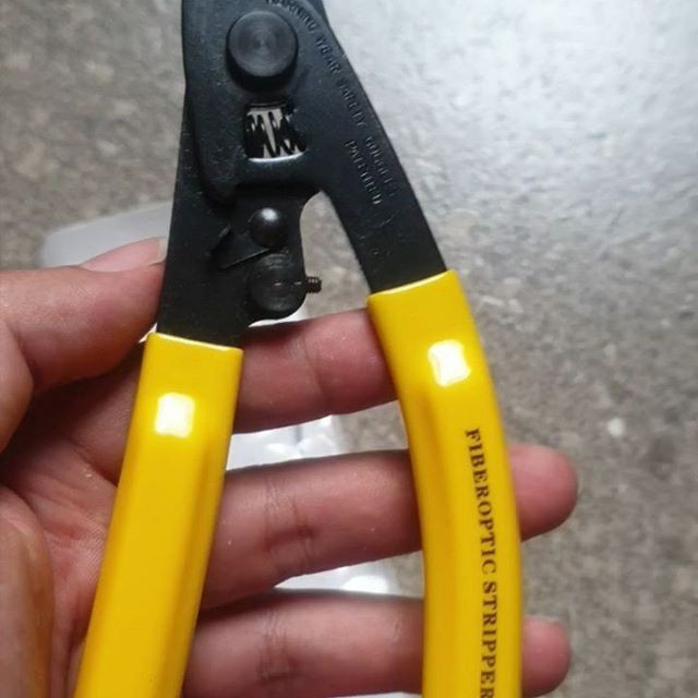 Kìm Tuốt Sợi Cáp Quang 2 Lỗ FTTH