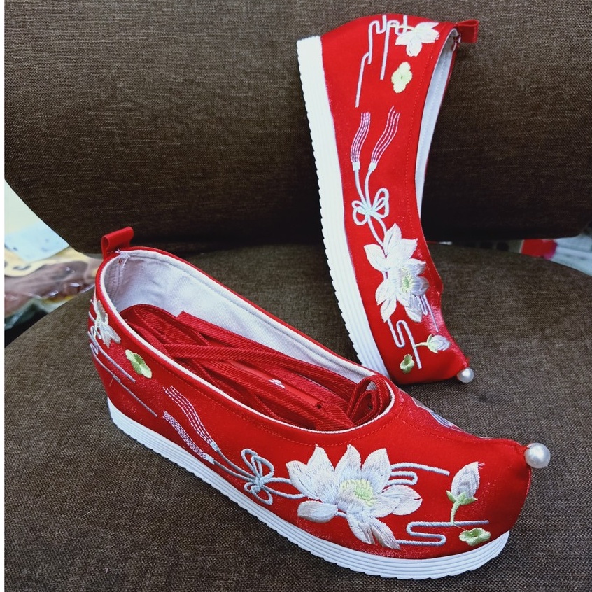 Giày cổ trang thêu hoa sen cao cấp 5cm - Giày thêu hoa cổ trang