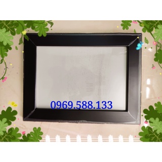 Khung ảnh treo tường kích thước 10x15, 13x18, 15x21- Mặt khung bằng mica. Tặng kèm đinh và móc treo tường.