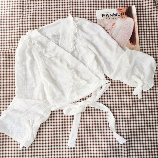 ÁO CROPTOP CỔ BÈO ĐẮP THẮT EO TRẮNG HỒNG