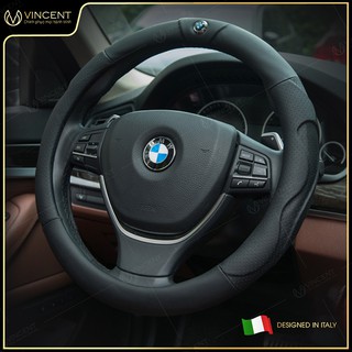 bọc vô lăng ô tô, bảo vệ vô lăng xe hơi có logo theo hãng xe, chất liệu da cao cấp bền bỉ, thoáng khí, chống trơn trượt