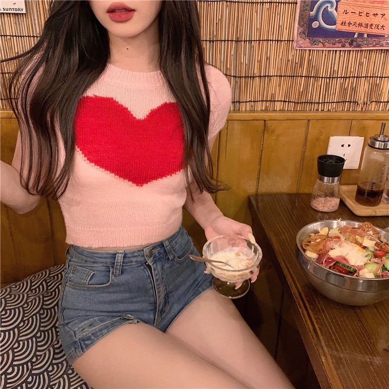 Áo dệt kim hoạ tiết tim lớn