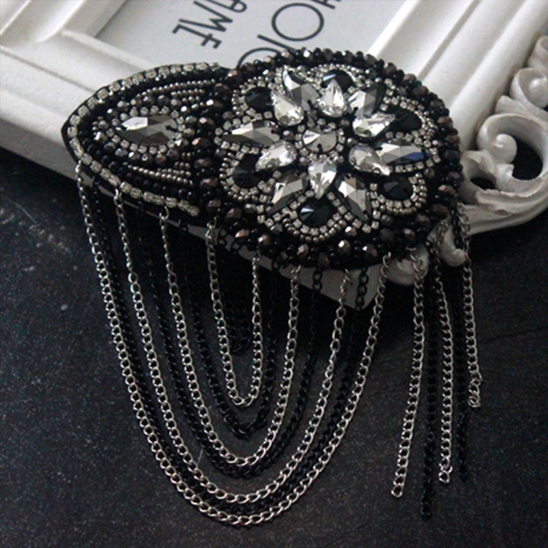 Miếng Đệm Vai Đính Đá Phối Dây Xích Tua Rua Phong Cách Vintage