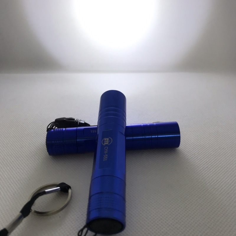 Đèn pin LED cầm tay siêu sáng CYX-551 dùng 1 viên pin tiểu AA  màu ngẫu nhiên