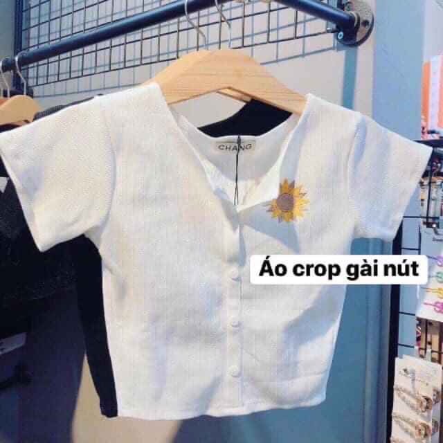 Á(Có video quay sp)o croptop phối nút thêu hoa cúc