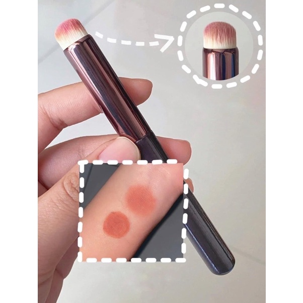 Cọ môi Clio Professional