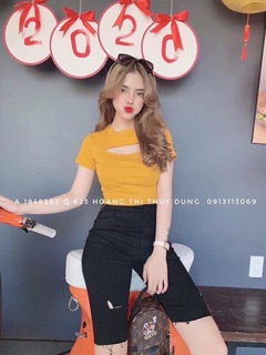 Áo croptop khoét ngực