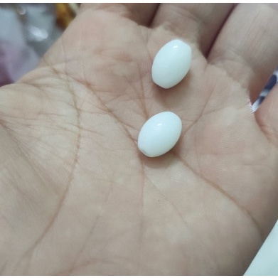 1 viên lu thống size 8x12mm đá thuỷ tinh bóng đẹp màu trắng sữa