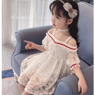Váy ren trễ vai cho bé yêu