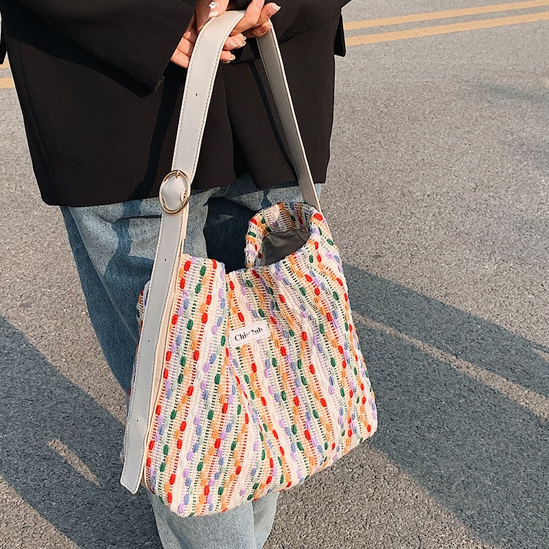 Túi Đeo Vai Vải Len Màu Cầu Vồng Cỡ Lớn Dễ Phối Đồ Cho Nữ