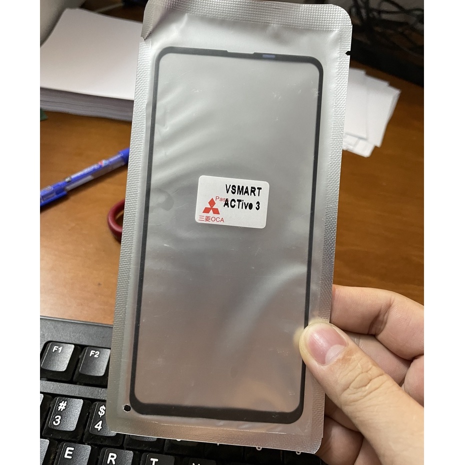 kính sẵn keo Active 3 - vsmart (kính ép màn hình)
