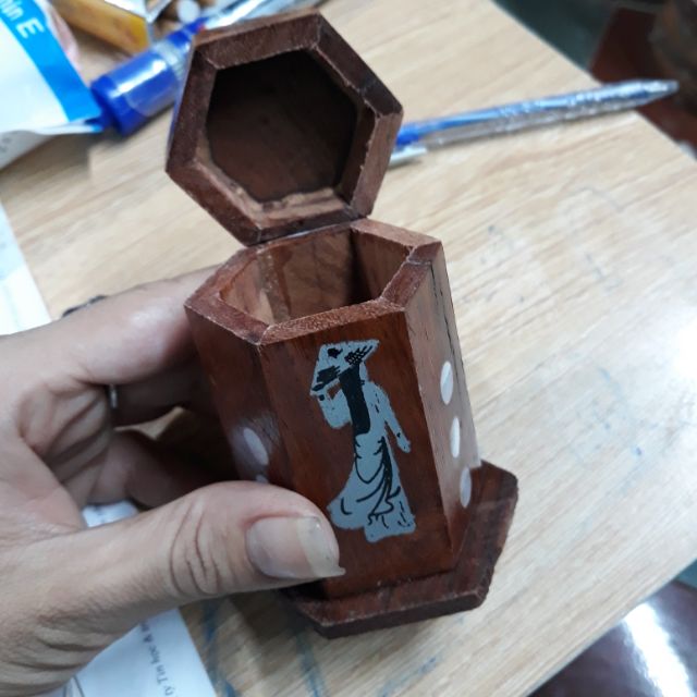Hũ để tăm bằng gỗ đẹp mắt- dễ sư dụng