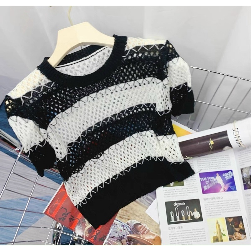 Áo len mỏng lưới kẻ đen trắng, Áo kiểu cổ tròn ngắn tay AL8523 - NhiNhi Shop