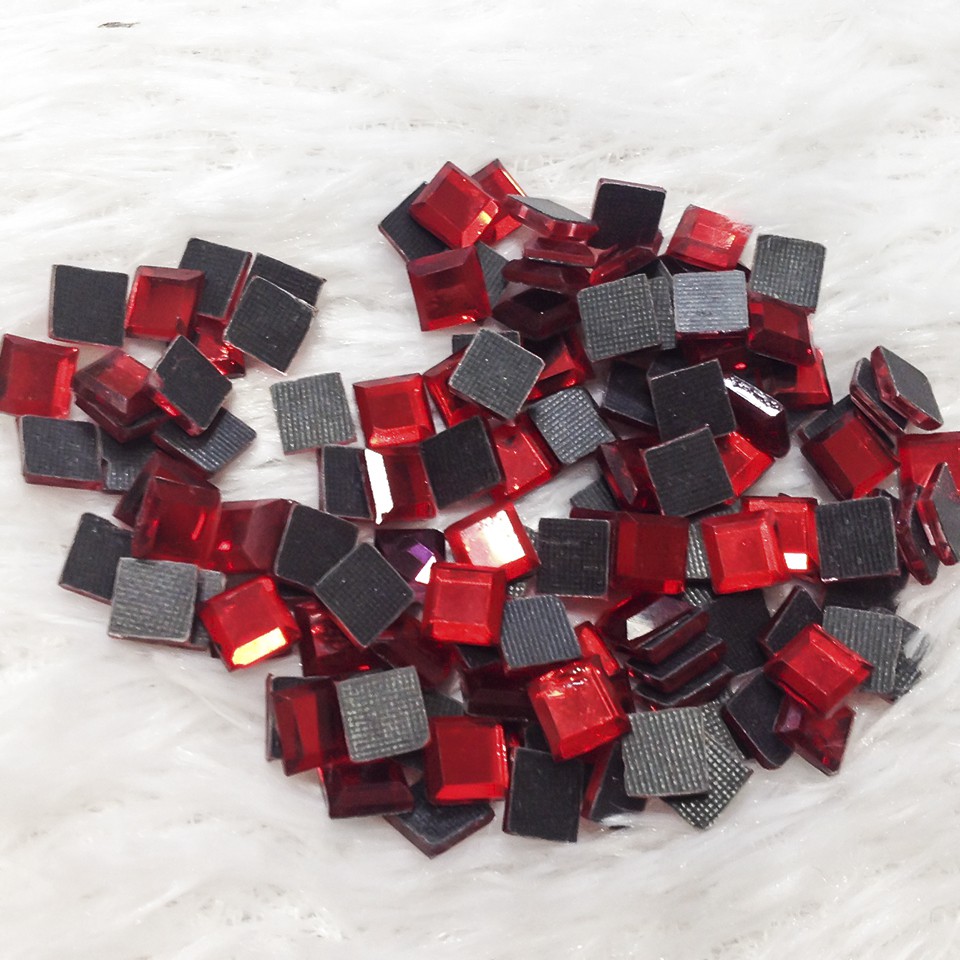 Hạt đá ủi xoàn hong kong hình vuông tráng gương đá ủi nhiệt đính kết trang phục size 6li