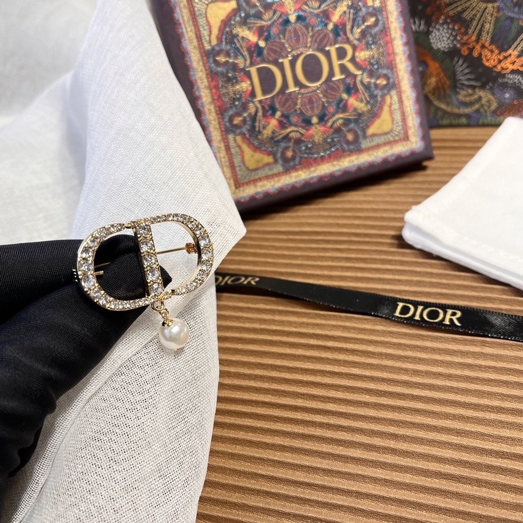 Ghim Cài Áo Dior Sang Trọng Hợp Thời Trang Cho Nam Nữ