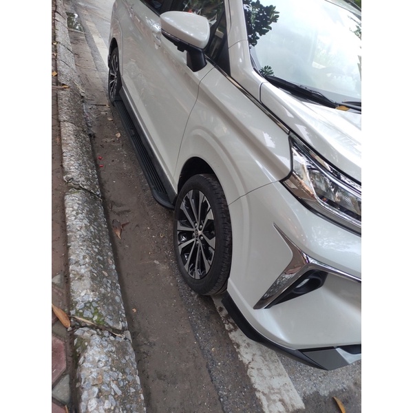 Bậc lên xuống, bệ bước chân cho Toyota Veloz mới nhất