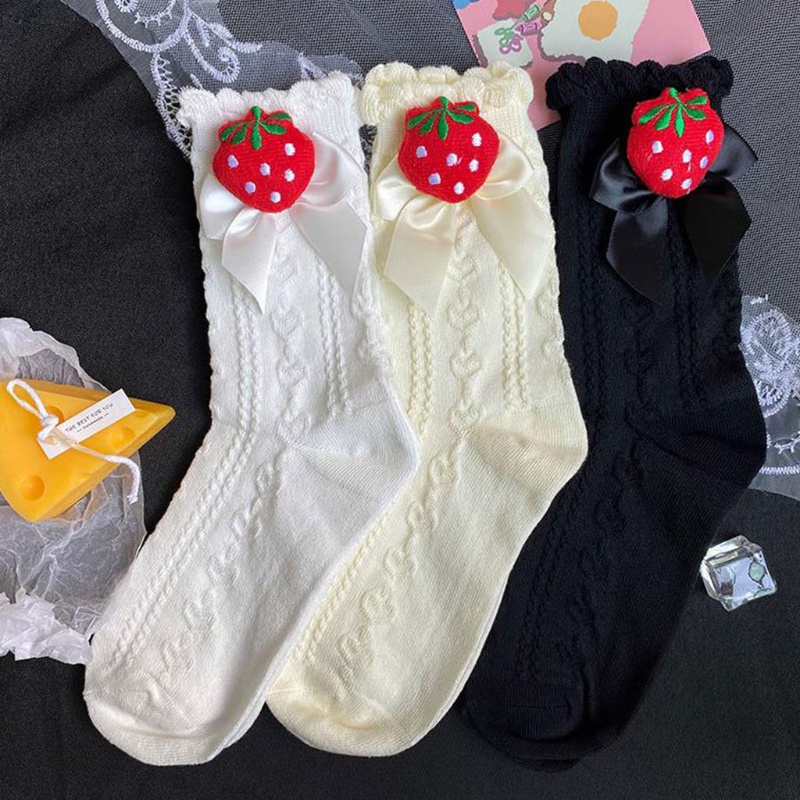 Đôi Vớ Đan Len Họa Tiết Trái Tim Phối Dây Tây và Nơ Dễ Thương Bắt Mắt Cho Nữ