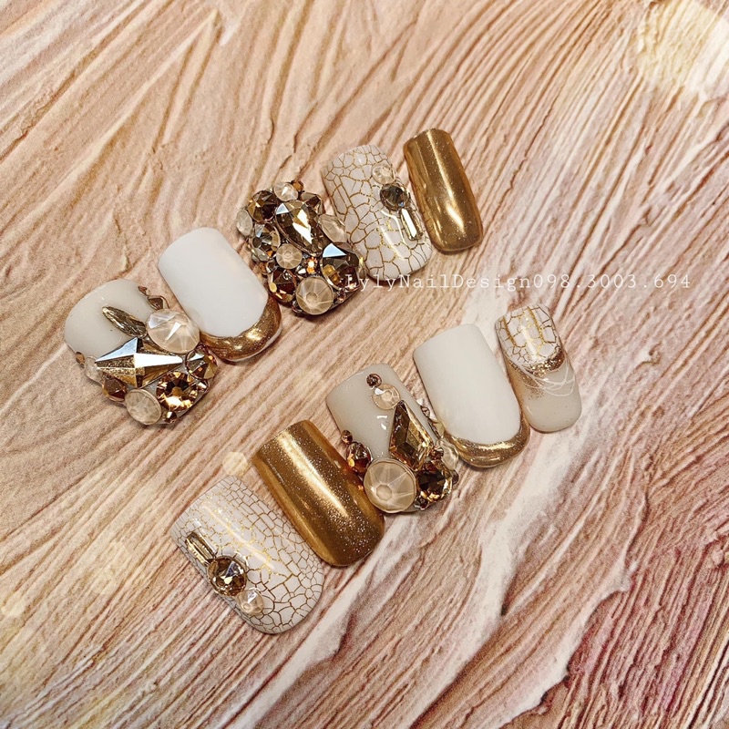 Sơn nứt đen, trắng màu chọn lọc