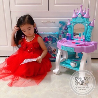 Đồ chơi bàn trang điểm đại elsa cho bé gái