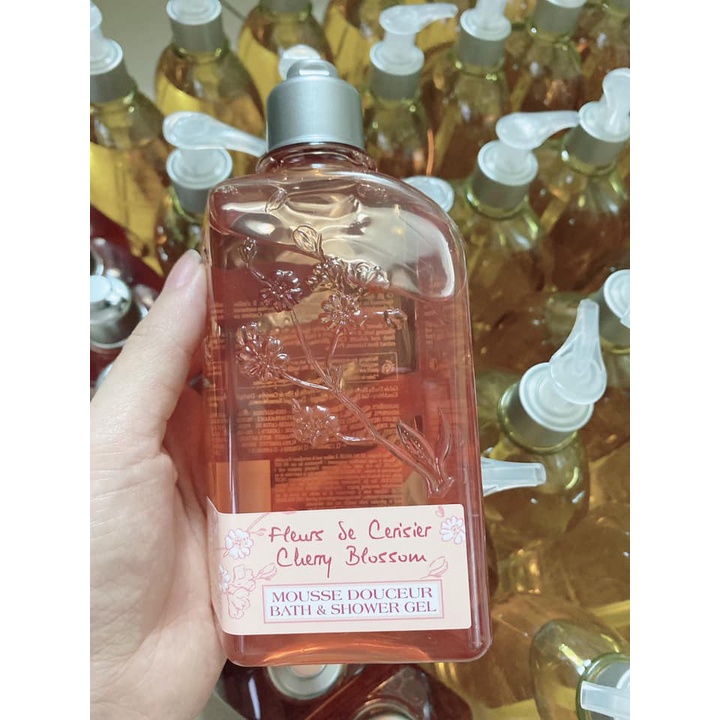 Sữa tắm hoa anh đào Loccitane Cherry Blossom | BigBuy360 - bigbuy360.vn