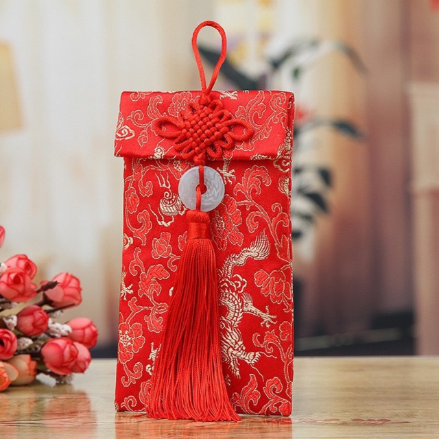 Bao lì xì cưới tết vải gấm đỏ kèm ngọc bội treo | BigBuy360 - bigbuy360.vn