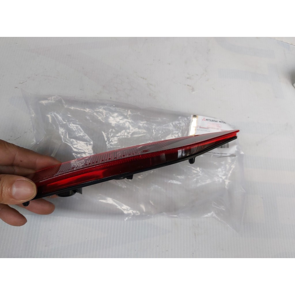 Đèn phản quang xe Mitsubishi xpander