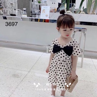 Váy chấm bi viền ren bé gái