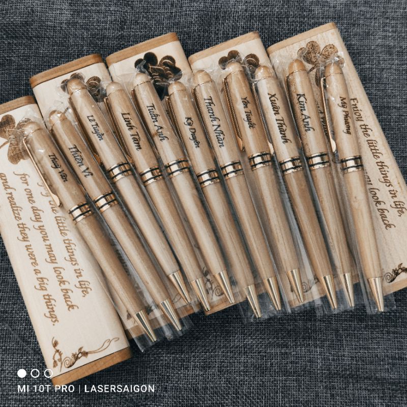 Quà tặng hộp bút gỗ kỷ niệm lưu niệm - Bút gỗ khắc tên lưu niệm - quà tặng thầy cô - quà cưới 8/3  quà văn phòng | BigBuy360 - bigbuy360.vn