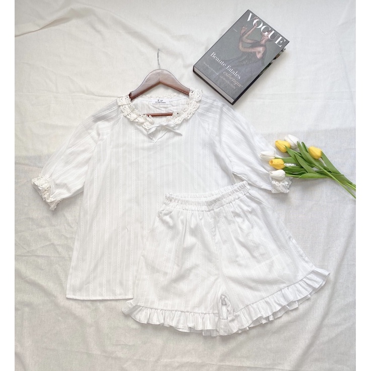 Bộ đồ viền ren cổ 2 màu trắng, hồng | BigBuy360 - bigbuy360.vn