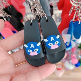 Móc khoá đôi dép cute.