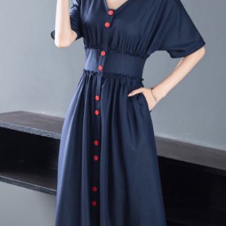 Đầm Xòe Nút Đỏ Nhúng Eo.