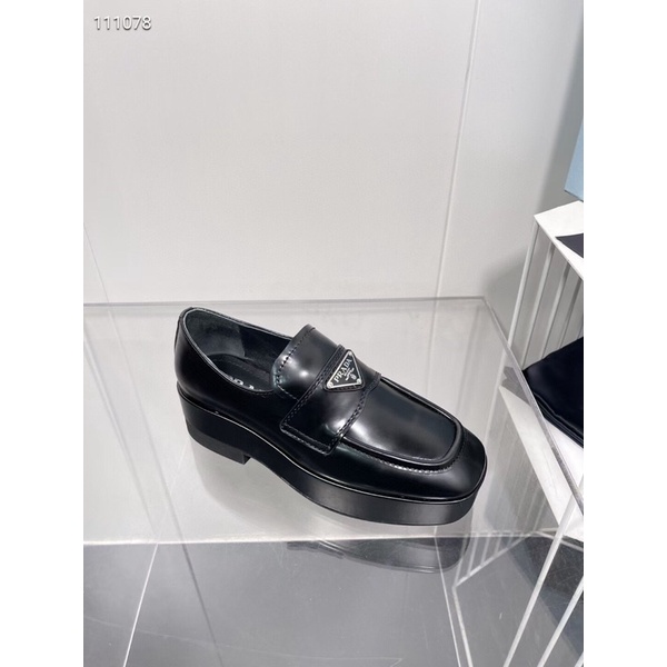 Giày lười nữ da thật logo thương hiệu Prada mẫu mới 2022 cao cấp