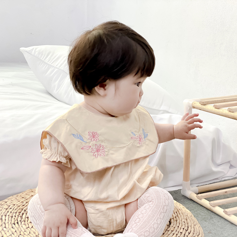 Áo liền quần cổ vuông thêu hoa cho bé gái sơ sinh