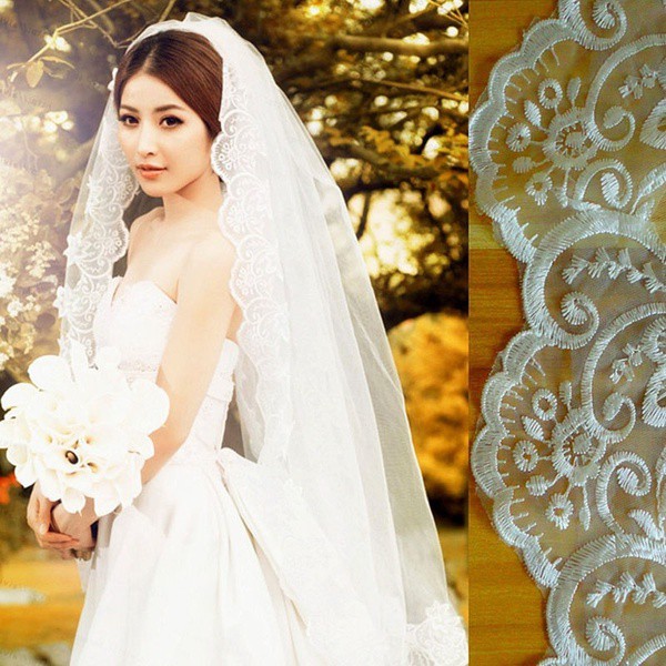 Khăn voan cưới viền ren hoa thanh lịch