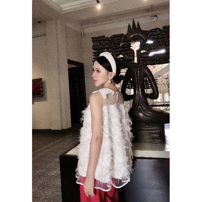 ÁO TRẮNG PHỐI ĐÔ LƯỚI TRẮNG