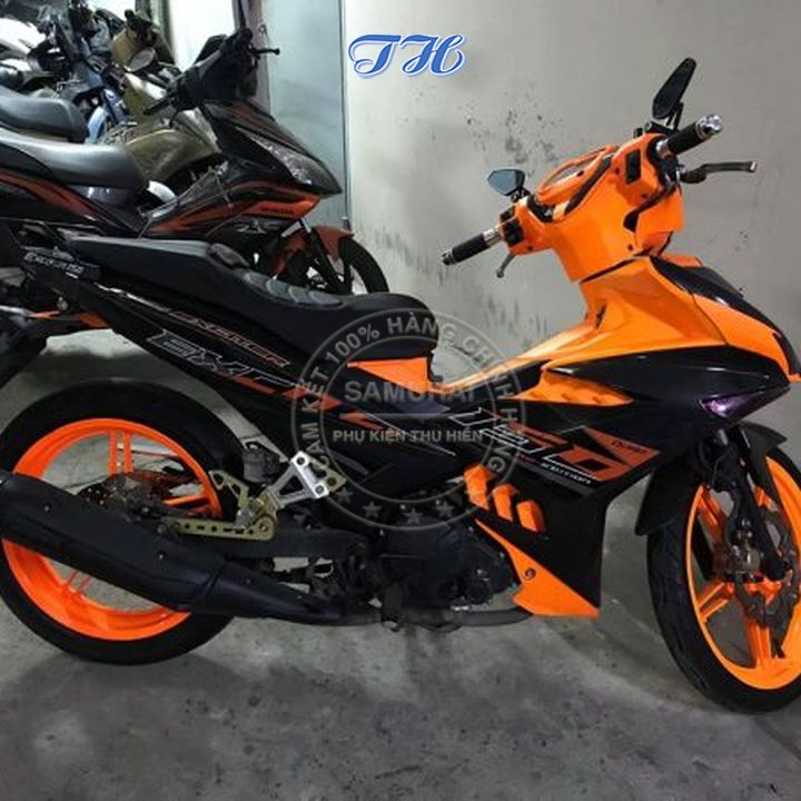Sơn Xịt Samurai chuyên dùng cho xe máy màu cam huỳnh quang 55 **chống cháy, chống rạn nứt, vòi xịt chống chảy