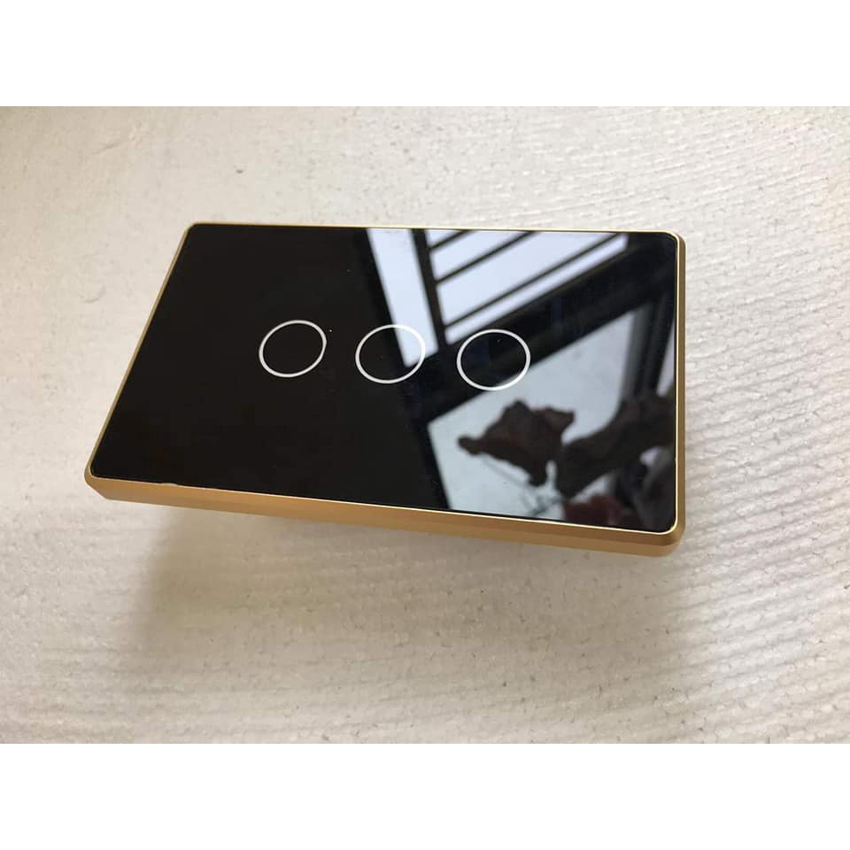 Công tắc thông minh Wifi Tuya viền nhôm cao cấp