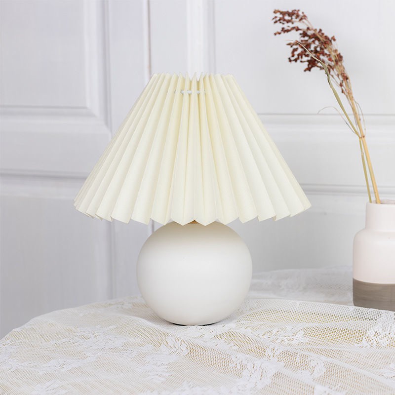 Đèn ngủ xếp ly để đầu giường chất liệu gốm phong cách bắc âu