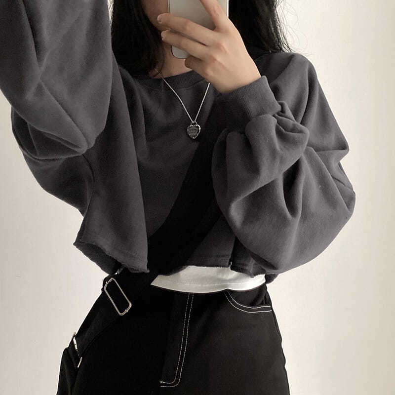Áo Croptop Tay Dài Cổ Tròn Thiết Kế Hợp Thời Trang