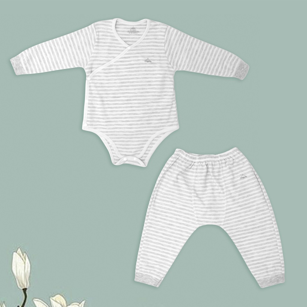 Set áo bodysuit cài chéo giữ ấm ngực dài tay kèm quần rời 100% Cotton cho bé Comfybaby