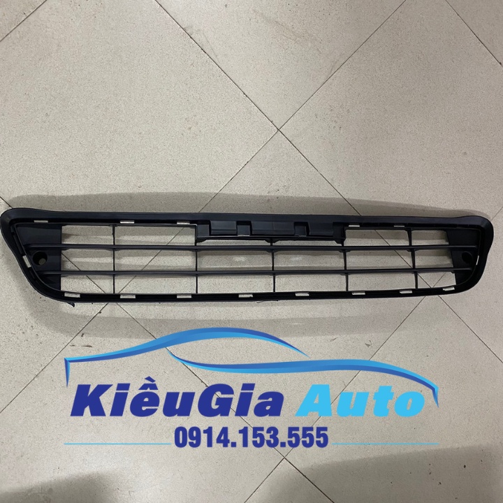 Lưới cản  trước Toyota Innova 2008-2012