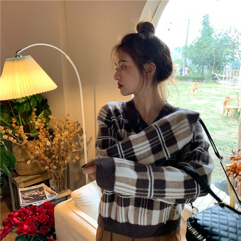 Áo Sweater Tay Dài Cổ Chữ V Sọc Ca Rô Thời Trang Xinh Xắn Cho Nữ